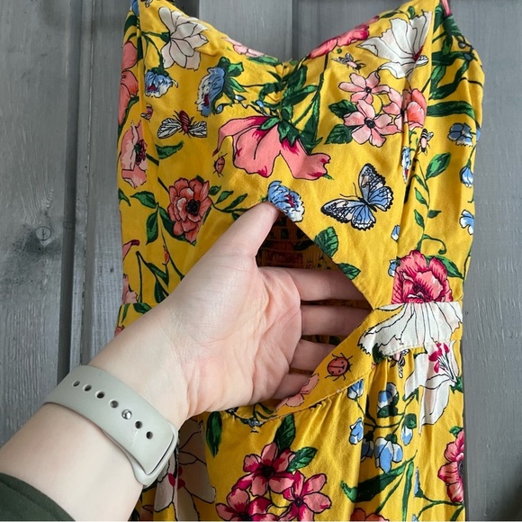 Hollister High Low Yellow Floral Garden butterflies bees Small Easter summer - Picture 4 of 10